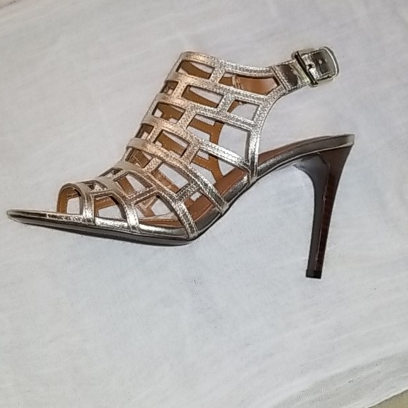 Women. High Heels Sandal - Picture 2 of 5